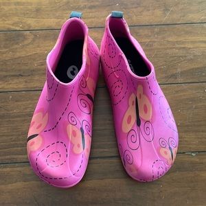 Holeys rubber ankle boots (sz 6)